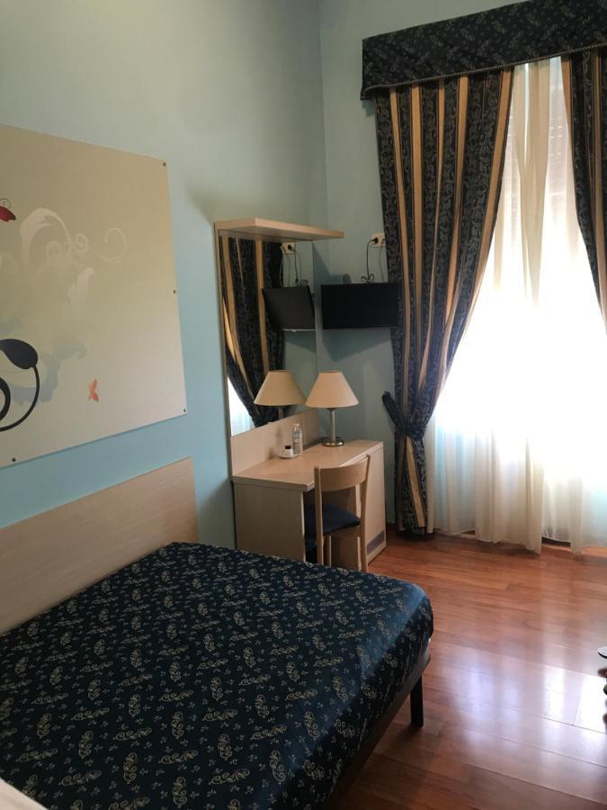 21 Aprile Accommodation Rome Luaran gambar